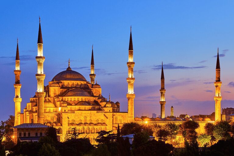 Istanbul escorted tour with private professional tour guide